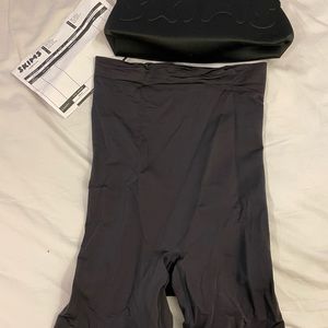 New Skims in onyx never used with receipt and original skims pouch